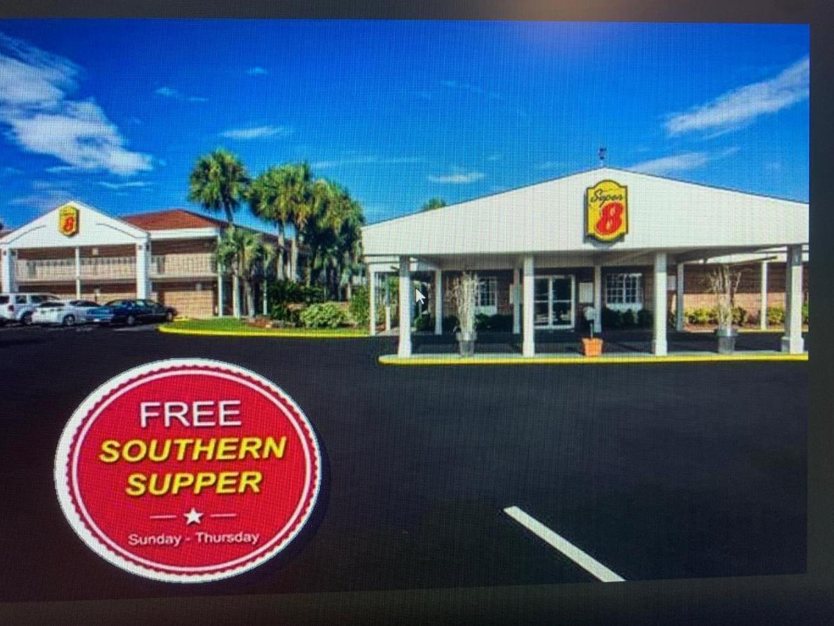 Super 8 By Wyndham Lake City Exterior foto